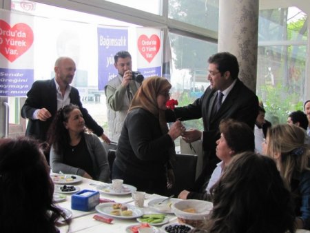 "Bu Millete Nasıl Hizmet Edileceğini Göstereceğim"