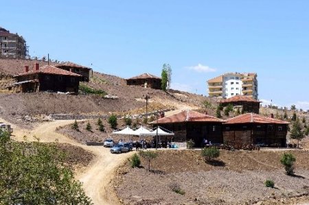 Bu parkta köy hayatı tüm canlılığıyla yaşanacak