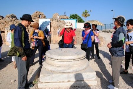 Budist Koreliler, kültür turizmine Hıristiyanlar kilise ziyaretine geliyor