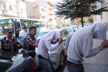 Büfe soyguncuları yakalandı