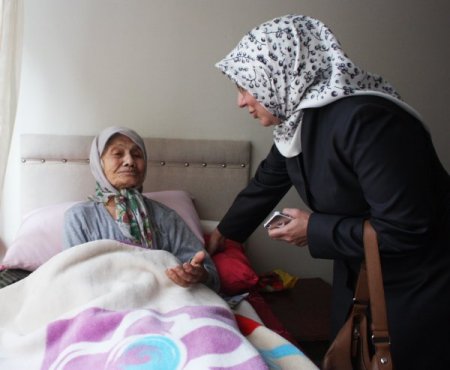 BUGİAD'lı kadın girişimciler yaşlılara gönül elini uzattı