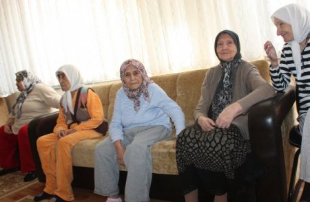 BUGİAD'lı kadın girişimciler yaşlılara gönül elini uzattı