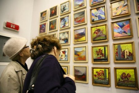 Bükreş'te ‘Küçük Şeyler' sergisi açıldı