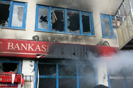 Bulanık'taki Olaylarda İki Kişinin Ölümüne Sebep Olan İşyeri Sahibinin Ailesi Muş'u Terketti