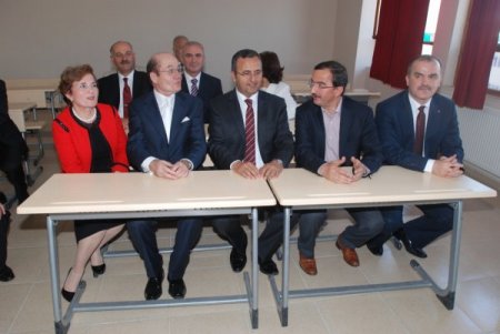 Buldan'da yeni bir ilköğretim okulu açıldı