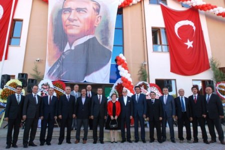 Buldan'da yeni bir ilköğretim okulu açıldı