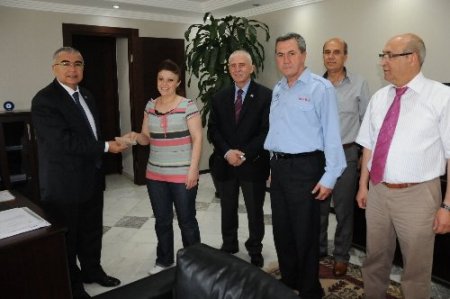 Bulduğu 5 bin liralık altını sahibine teslim etti