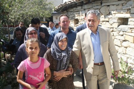 Bülent Arınç, Antalya’da akraba ziyaretinde bulundu