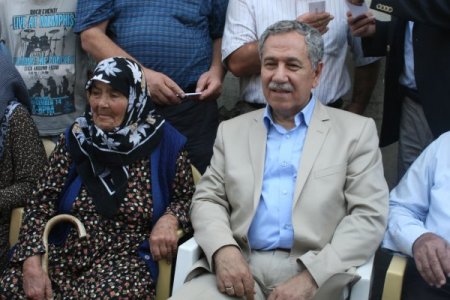 Bülent Arınç, Antalya’da akraba ziyaretinde bulundu