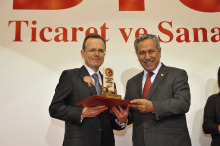 Bülent Arınç, 'Ekonomiye Değer Katanlar'ı Ödüllendirdi