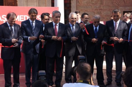 Bülent Arınç, restore edilen Rüstemşa Medresesi'ni açtı