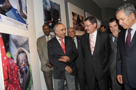 Bülent Arınç, Somali Fotoğrafları Sergisini Açtı