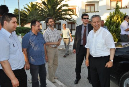 Bülent Arınç Edremit’in Güre Beldesine Geldi