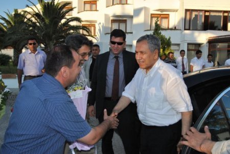 Bülent Arınç Edremit’in Güre Beldesine Geldi