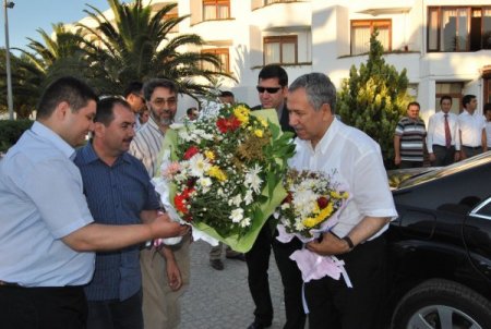 Bülent Arınç Edremit’in Güre Beldesine Geldi