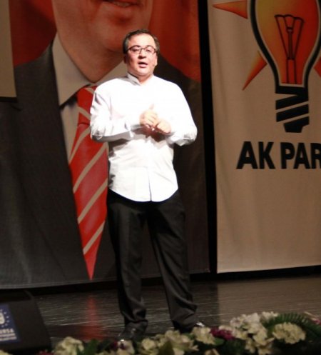 Bülent Arınç: Irkçılık bir hastalıksa ilacı Akif'in şiirlerindedir