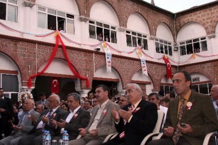Bülent Arınç Kurşunlu Han Öğrenci Yurdu Pilav Gününe Katıldı