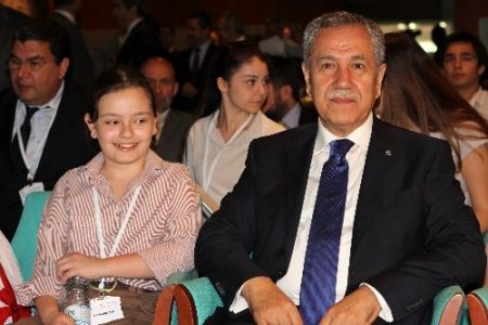 Bülent Arınç: Medyaya, çocuklarla ilgili tekliflerimizi sunacağız