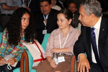 Bülent Arınç: Medyaya, çocuklarla ilgili tekliflerimizi sunacağız