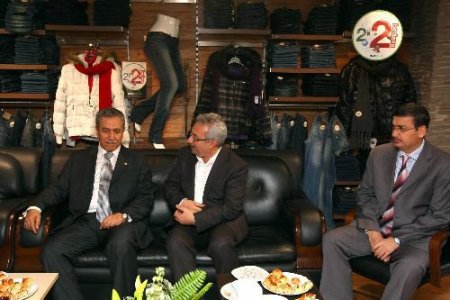 Bülent Arınç Rodimood Mağazasını Açtı