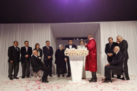 Bülent Arınç ve Fatma Şahin nikah şahidi oldu