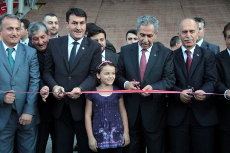 Bülent Arınç’ın otomobili olanlara maaş uyarısı