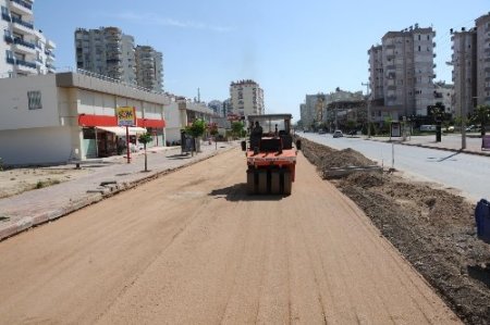 Bülent Ecevit Bulvarı asfaltlanıyor