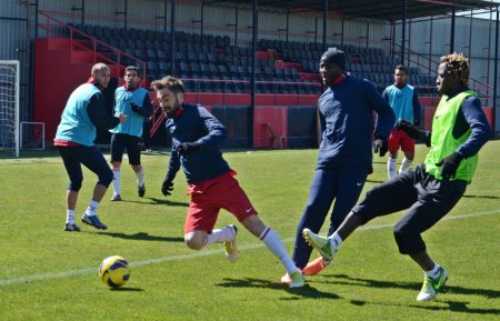 Bülent Uygun: Akhisar maçını kazanıp, güzel gidişimize devam etmek istiyoruz