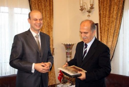 Bulgaristan Büyükelçisi Mladenov'dan Vali Harput'a Duygusal Veda