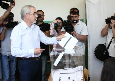 Bulgaristan seçimine sahte pusulalar gölge düşürdü