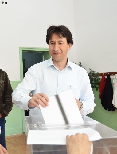 Bulgaristan seçimine sahte pusulalar gölge düşürdü