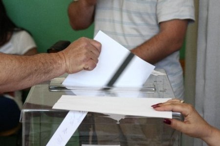 Bulgaristan seçimine sahte pusulalar gölge düşürdü