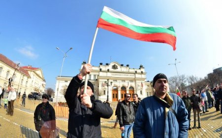 Bulgaristan'da milli bayram protestolar gölgesinde geçti
