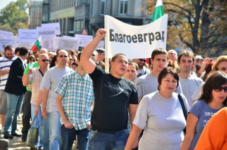 Bulgaristan'da naylon poşet masrafı ekmek fiyatıyla yarışıyor