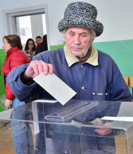 Bulgaristan'da referanduma ilgi düşük