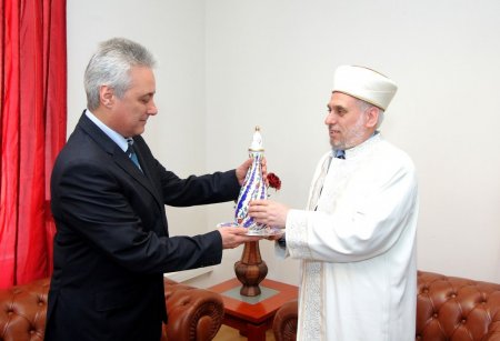 Bulgaristan'ın geçici başbakanı Raykov, başmüftüyü ziyaret etti