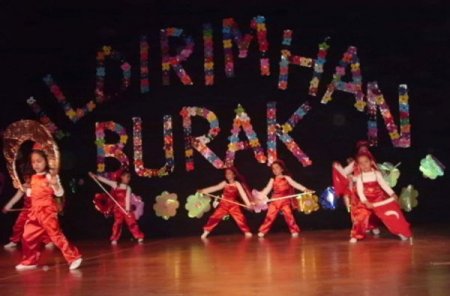 Burak İlköğretim Okulu Folklor Ve Şiir Etkinlikleri Düzenledi