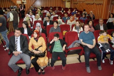 Burç Anaokulu'ndan İngilizce şöleni