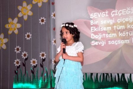 Burç Ceyhan Koleji minik öğrencileri hünerlerini sergiledi