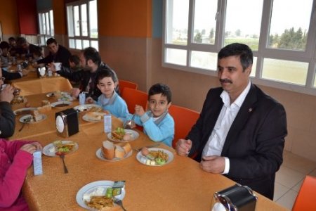 Burç Ceyhan Koleji'nde 'Babamla Kahvaltı' projesi