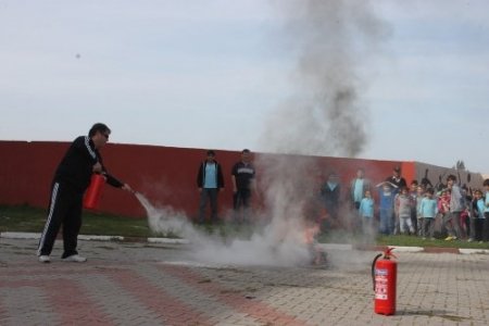Burç Ceyhan Koleji'nde deprem tatbikatı