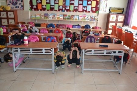 Burç Ceyhan Koleji'nde deprem tatbikatı