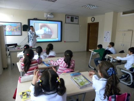 Burç Koleji'nden öğrencilere ağız ve diş sağlığı eğitimi