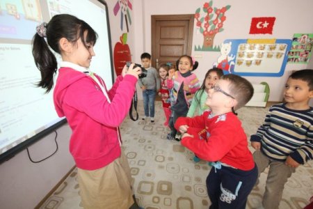 Burç öğrencileri 'sorgulayarak' öğreniyor