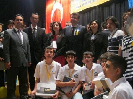 Burç Okulları, TÜBİTAK yarışmasında 2 Türkiye birinciliği kazandı