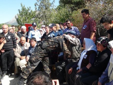 Burdur, şehit polis memurunu uğurladı