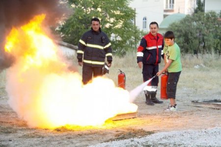Burdur İtfaiyesi mahallelerde yangın eğitimine başladı