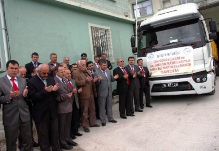 Burdur Müftülüğü'nden Suriyeli mülteciler için bir TIR un