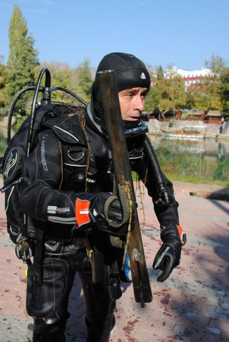 Burdur'da 3 kişinin öldürüldüğü tüfeğin ön boru kısmı Manavgat'ta bulundu