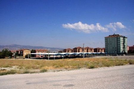 Burdur'da 38 Yıllık Deprem Evlerinin Yerine Modern Konutlar Yapılacak